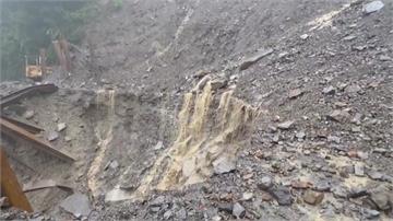 薔琵挾強降雨襲苗栗南庄！301農路驚傳路基掏空　...