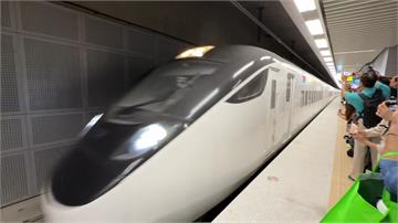 台南百年地面鐵道走入歷史 地下化首班車發出