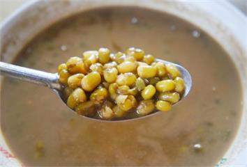 綠豆湯怎麼煮才綿密？  「要選這1種豆」冷凍再煮...