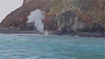 「龜島磺煙」睽違2個月噴發 白煙直衝200米高