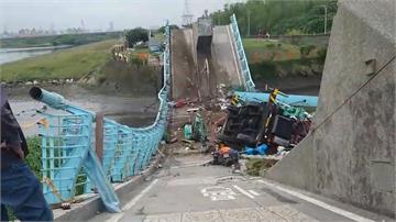 新北施工意外！觀音坑溪橋「斷一半」倒塌 3工人傷
