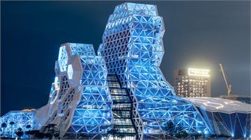 迎TWICE高雄世運開唱！7大地標藍色應援 搭高...