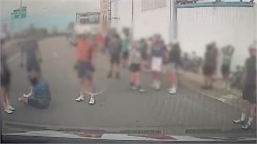 勇虎戰車整補途中故障！「中央導齒」噴飛 釀6名自行車騎士摔車受傷