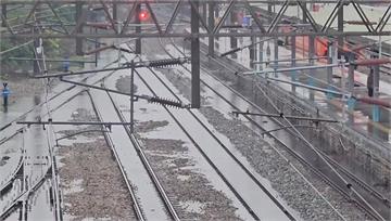 竹苗豪雨狂炸 台鐵西部幹線苗栗=竹南間一度受阻