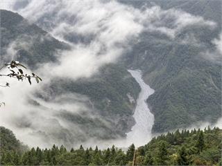 鳳凰颱風逐步逼近！ 花蓮光復鄉、秀林鄉2村部分地...