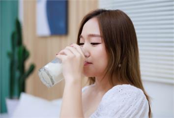 豆漿補鈣喝7杯才等於1杯牛奶！ 營養師公布「豆製...