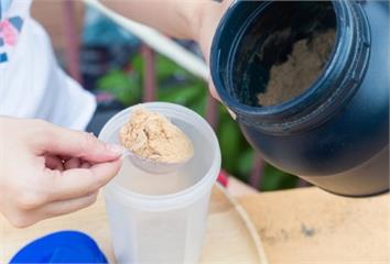 乳清蛋白會傷腎？教授破解迷思：這些人能安心補充 ...