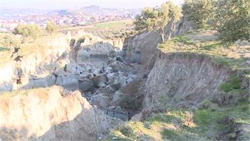 「震」撼！土耳其橄欖園驚見「裂縫峽谷」一分為二 ...