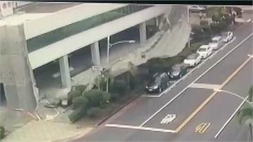 高雄楠梓科技產業園區鷹架倒塌 路旁車輛慘被波及