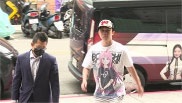 孫安佐持火槍案首開庭 僅認「持有模擬槍1罪」 前...