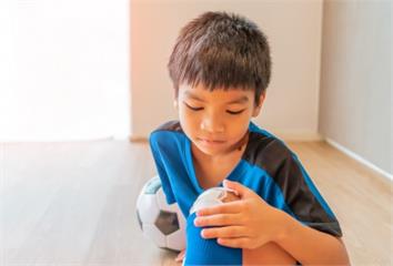 孩子運動後膝蓋腫痛？ 醫：注意「4症狀」可能是青...