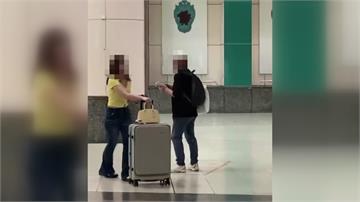 假問路真求自拍？ 男自稱大阪來台旅遊 到處搭訕落...