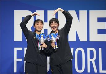 世大運／羽球又奪牌！女雙宋祐媗/鄭宇倢再進帳銀牌