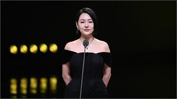 金鐘60／小S淚唱大S生前歌詞  喊話：「雖然妳...