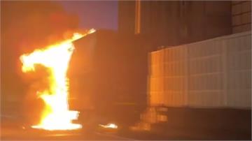 市民大道高架火燒車傳爆炸聲 下班時間一度塞爆