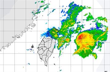 劇烈豪雨下到紫爆！ 鄭明典：「台灣旁小低壓」可能...