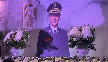 詹能傑追晉分隊長入祀忠烈祠！消防旗、國旗覆棺 劉...
