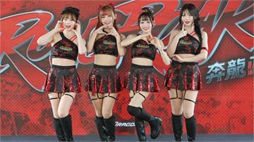 小龍女新旗袍制服亮相！李多慧曝最滿意部分：漂亮的...