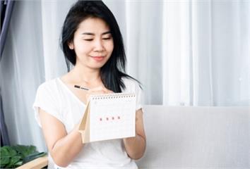 想讓月經快點來？醫揭「這5種催經方法」全錯 親密...