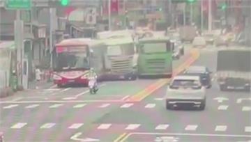 桃園砂石車追撞公車波及曳引車釀9傷 殃及電箱害停...
