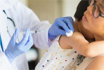 6-11歲兒童接種莫德納有哪些副作用？ 專家列「...