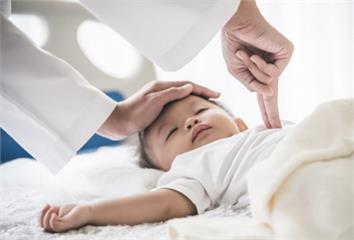 孩子突然沒呼吸？醫教正確「兒童CPR操作步驟」 ...