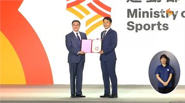 卓榮泰勉勵李洋「再難沒有拿奧運金牌難」 盼成「擦...