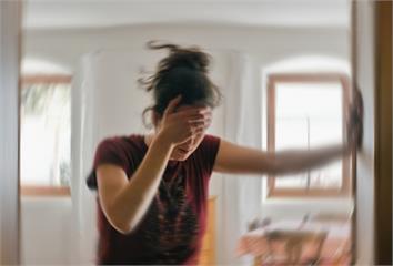 頻繁頭暈目眩？醫揪「這3大原因」可能是兇手 伴隨...