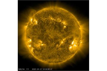 太陽閃焰毀40枚衛星　科學家：太陽進入活躍期 程...