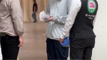 台南28歲女警遭輾斃身亡 員警男友哀痛趕抵殯儀館