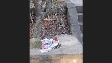 苗栗市公園驚見大量黃金與紙鈔丟在樹叢 初估價值達...