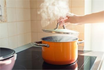 天冷剩湯蓋鍋蓋免冰不會壞？ 「正確保存法」防細菌...