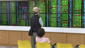 台股早盤震盪失守27500點 台積電跌10元