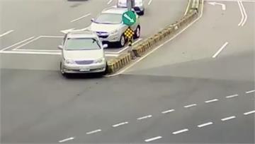 三峽車禍3死12傷！ 駕駛一度睜眼仍不能說話