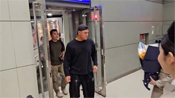 旅美好手李灝宇回來了！結束大聯盟賽季 親友、球迷熱情接機