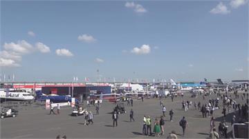  巴黎航空展 以展示攻擊性武器遭遮蓋