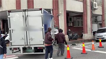 新竹貨車「迎面撞」東門派出所！力道大車頭全毀 駕...