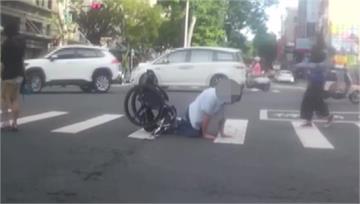 坑洞害身障者「卡輪椅」摔地 高雄市府緊急修繕完成