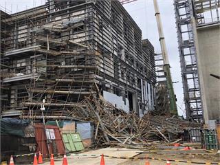 桃園一電廠施工鷹架倒塌 鐵架明顯歪斜6人受傷