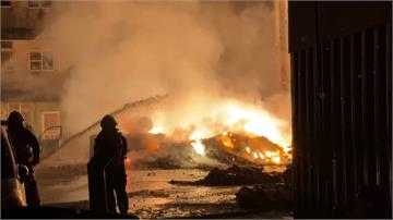 凌晨巨響！台南廢棄物起火爆炸13人送醫 黃偉哲發...