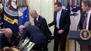 川普才宣布減肥藥降價...後方藥廠高層突昏厥 白...