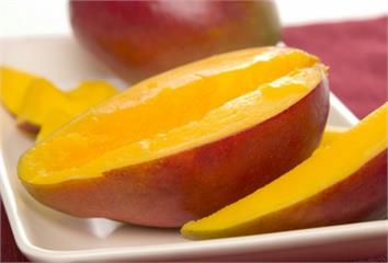 芒果甜到發胖？  1圖解析「13種芒果品種熱量&...