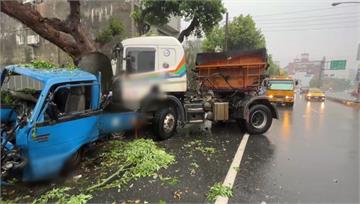 天雨路滑連環撞 南投砂石車撞女騎士再撞6車