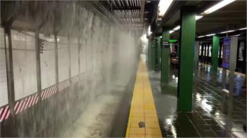 紐約時報廣場水管爆 地鐵站現「水簾瀑布」