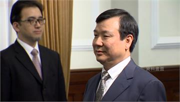 接棒謝長廷！前內政部長、考試院副院長李逸洋出任駐...