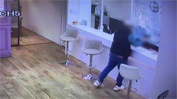 新竹男闖當鋪開槍！老闆身中4槍遭挾持 勇警奪槍壓...