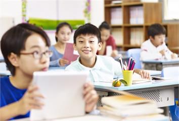 孩子沉迷電動不讀書？ 專家教你這招讓他主動翻開書...