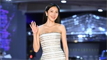 金鐘60／楊謹華辣露香肩閃耀全場！萌犬「奧斯卡」...