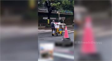 危險！阿伯大馬路行駛動力攤車可罰最高3600