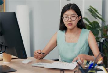 不是懶！心理師揭「拖延真正原因」 一堆人看完沉默...